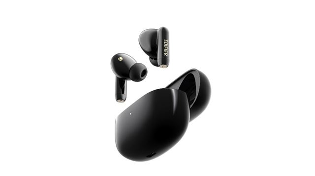 Edifier_Black Headphones